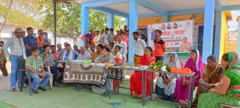 रायपुर,धरसीवां विधायक अनिता योगेंद्र शर्मा द्वारा आयोजित गोठ बात बर विधायक तुंहर द्वार,कार्यक्रम के तहत जनता को मिल रही है,काफ़ी राहत,जिसे लेकर जनता में खुशी देखने को मिल रही है