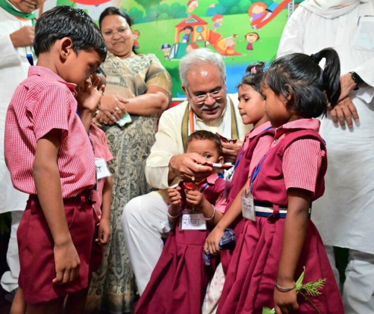 मुख्यमंत्री  भूपेश बघेल ने कांकेर विधानसभा के बादल पहुंचकर आंगनबाड़ी केंद्र का निरीक्षण किया, उन्होंने यहां गौठान में पौधारोपण भी किया……