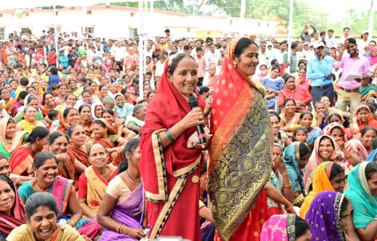 पहले केंचुओं को देखकर डर लगता था, लेकिन अब तो ये मेरे घर के सदस्य हैं :उर्वशी एवं संगीता