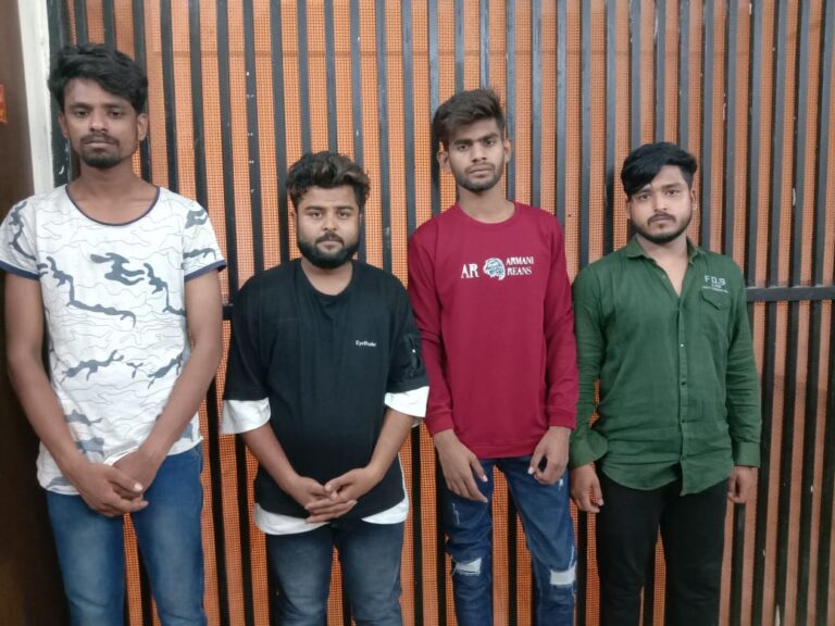 स्प्रे छिड़क कर लूट का प्रयत्न करने वाले 04 आरोपी एवं 01 विधि के साथ संघर्षरत बालक सहित कुल 05 गिरफ्तार