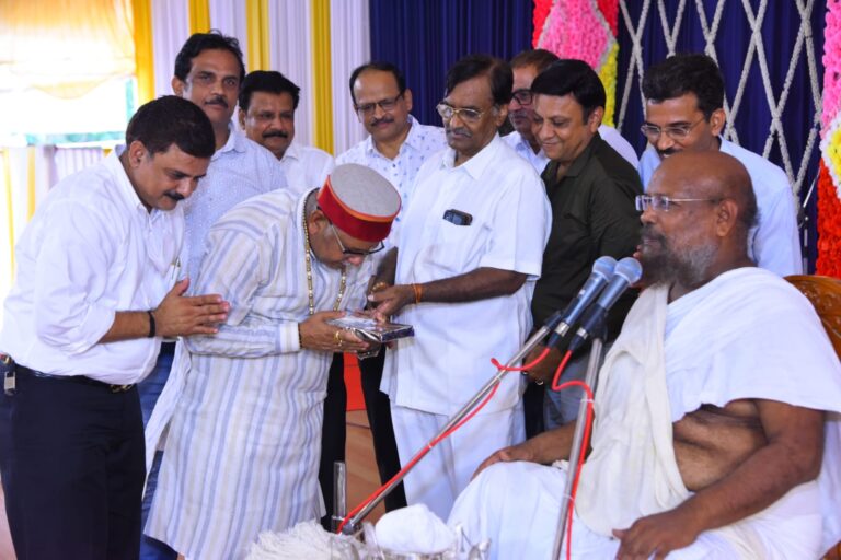 साधना और त्याग से हम सनातनी होते हैं : कौशिक