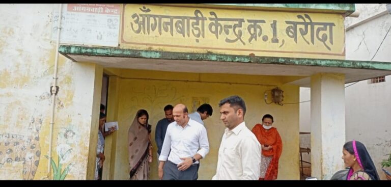 कलेक्टर का सघन दौरा: गौठानों का किया अवलोकन, स्कूलों में देखी व्यवस्थाएं