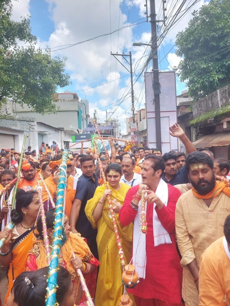 काँवड़ यात्रा निकलने के पूर्व ही पूरा पश्चिम विधानसभा शिवभक्तों से सराबोर हुआ, सभी तरफ हर हर महादेव के जयकारे की गूंज