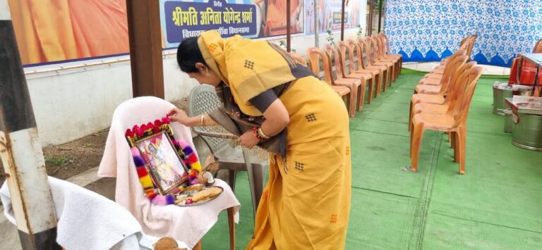 रायपुर,राजधानी धरसीवां विधायक अनिता योगेंद्र शर्मा ने बोलबम कावड़ यात्रा में शामिल लोगों का बोलबम नारे के साथ भव्य स्वागत की