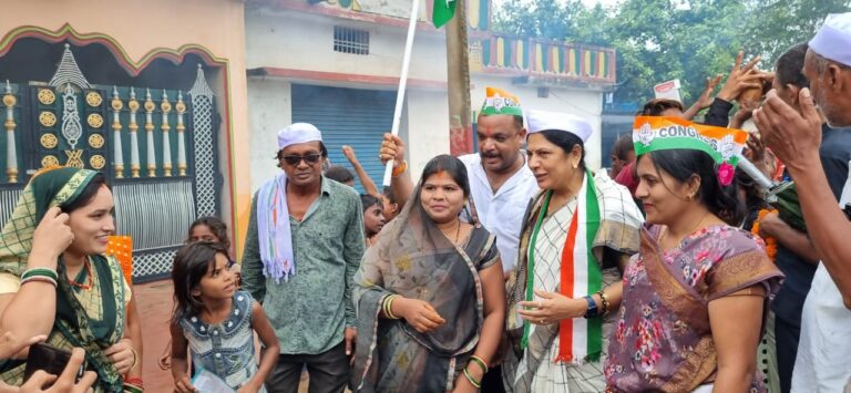 धरसीवां विधायक अनिता शर्मा के नेतृत्व में निकली आजादी की गौरव यात्रा……