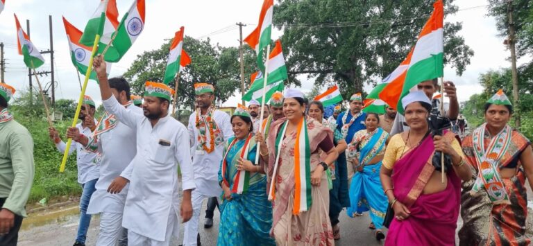 धरसीवां विधायक अनिता योगेन्द्र शर्मा के नेतृत्व में आज़ादी की गौरव यात्रा का भव्य समापन……….