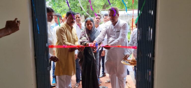 धरसीवां विधायक अनिता योगेन्द्र ने किया नवनिर्मित शाला भवन का लोकार्पण…..