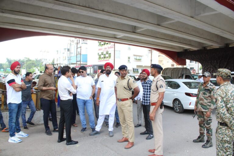 विधायक कुलदीप जुनेजा ने महापौर,एसपी,कलेक्टर और निगमायुक्त के साथ यातायात व्यवस्था का लिया जायजा