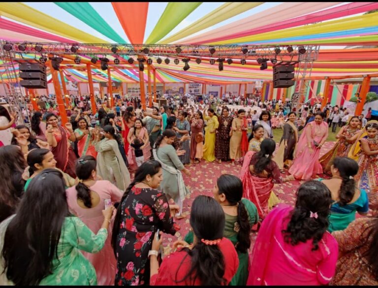 अग्रसेन जयंती महोत्सव कार्यक्रम में आज अग्रसेन कार्निवाल की रही धूम – विजय अग्रवाल