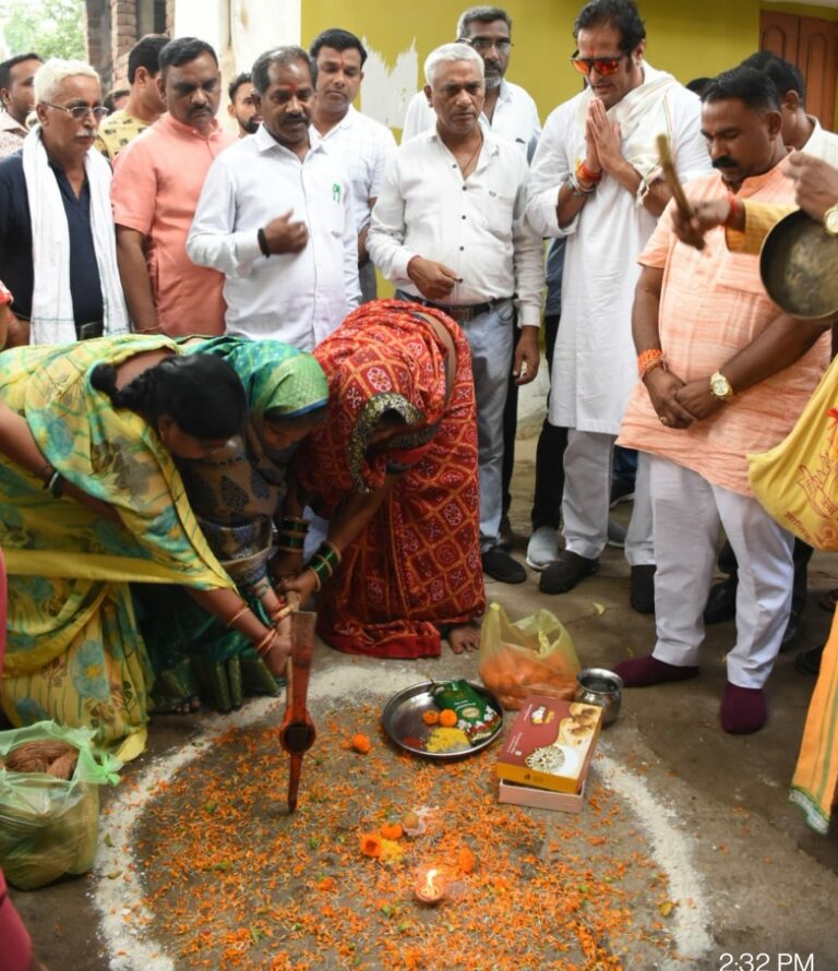 सोनिया गाँधी जनसंपर्क यात्रा आज कन्हैय्यालाल बाजारी वर्ड और खमतराई वॉर्ड पहुँची….. विकास उपाध्याय