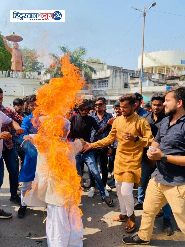 छ:ग भाजपा सहप्रभारी नितिन नवीन के विवादित बयान के ख़िलाफ़ प्रदेश महासचिव कृष्णा सोनकर के निर्देश अनुसार रायपुर जिला NSUI द्वारा पुतला दहन किया गया