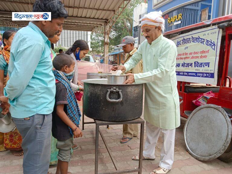 अम्बेडकर जयंती के अवसर पर एवं संस्था अवाम ए हिन्द के निःशुल्क भोजन सेवा के 1111वें दिन संस्था ने सैकड़ों जरूरतमंदों एवं मरीजों के परिजनों को निःशुल्क भोजन, शीतल जल शरबत का वितरण