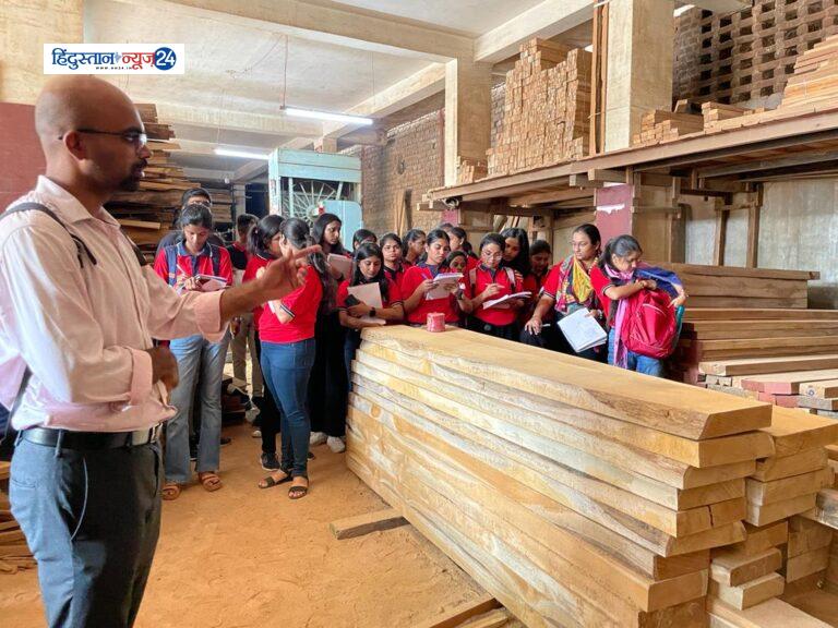 मैक के इंटीरियर डिजाइन छात्रों द्वारा इमारती लकड़ी के व्यावहारिक पहलुओं को समझने के लिए बाजार सर्वेक्षण