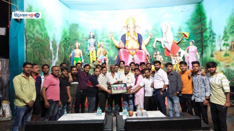 पुरानी बस्ती के गणेश पंडालों में पहुंचे सुशील सन्नी अग्रवाल