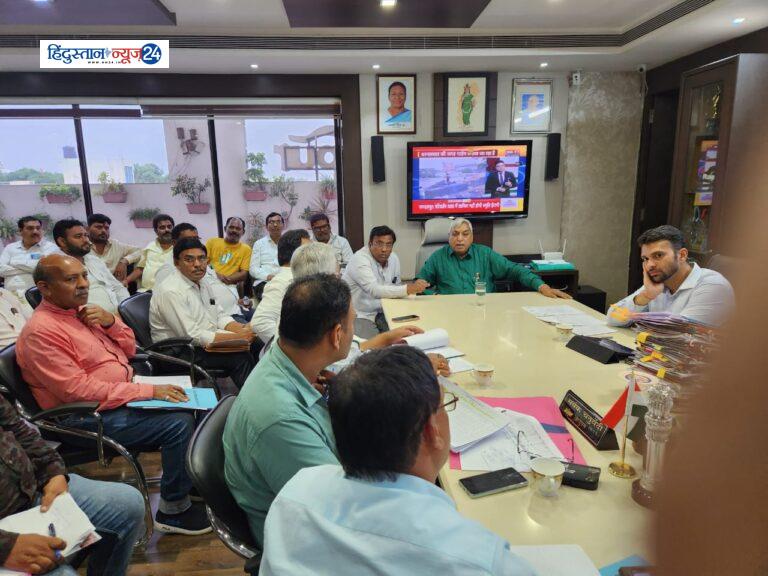 ग्रामीण विधानसभा में हो रहे निगम के कार्यों की विधायक ने की समीक्षा आयुक्त सहित जोन कमिश्नर रहे मौजूद