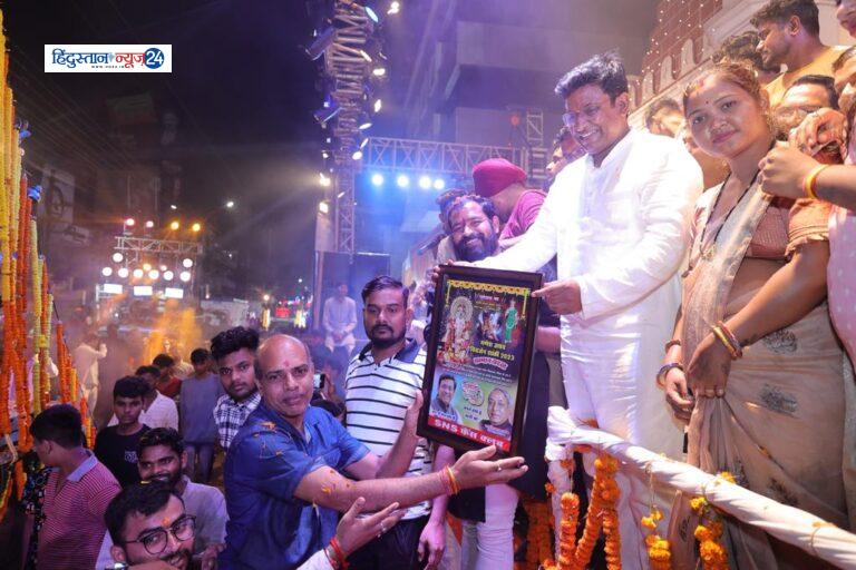 ग्रामीण विधायक सत्यनारायण शर्मा एवं पंकज शर्मा ने किया झांकियों का स्वागत वदन अभिनंदन