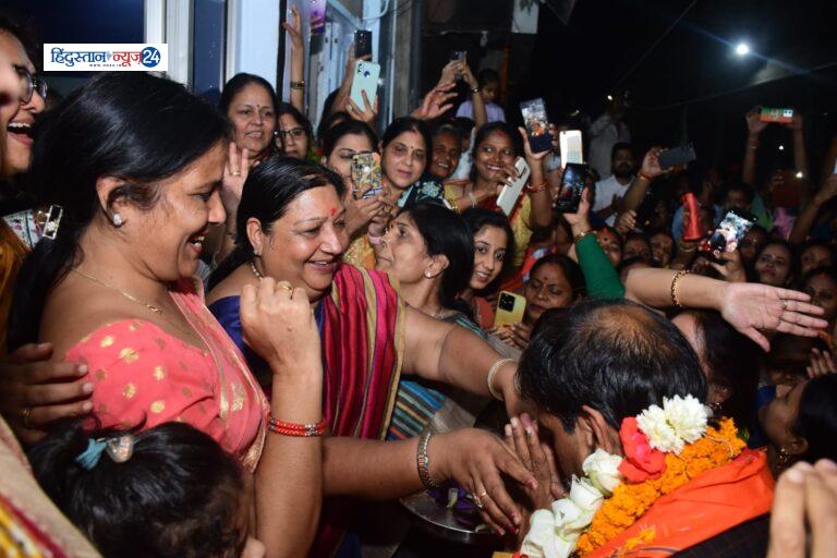 प्रचंड मतों से जीते पूर्व कैबिनेट मंत्री राजेश मूणत