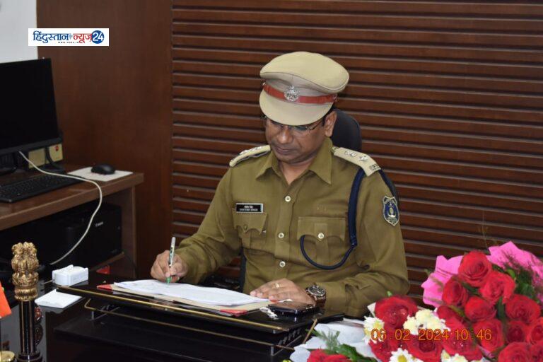 Senior Superintendent of Police Santosh Kumar Singh took charge of Raipur