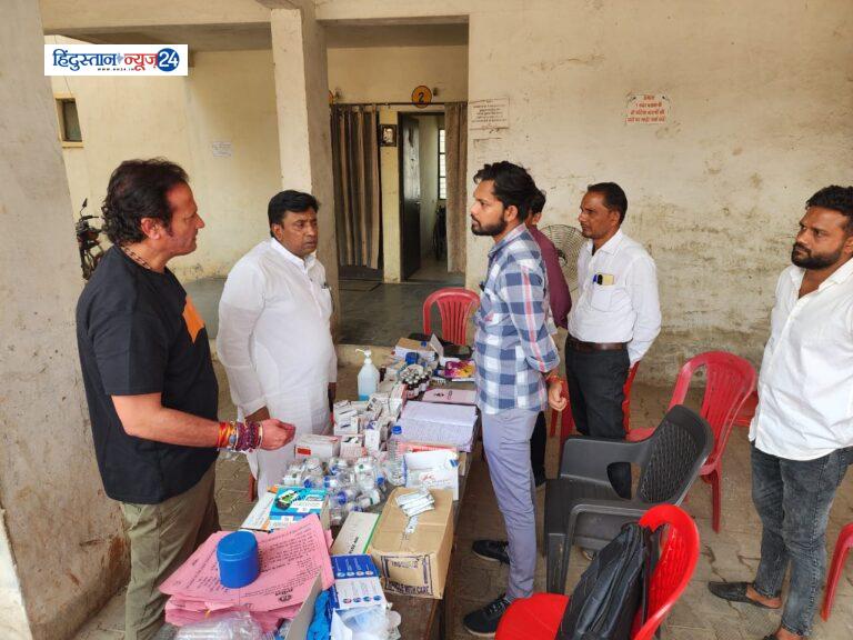 डायरिया पीड़ितों से मिलने पहुँचे रायपुर लोकसभा प्रत्याशी विकास उपाध्याय एवं छाया विधायक रायपुर ग्रामीण पंकज शर्मा ….