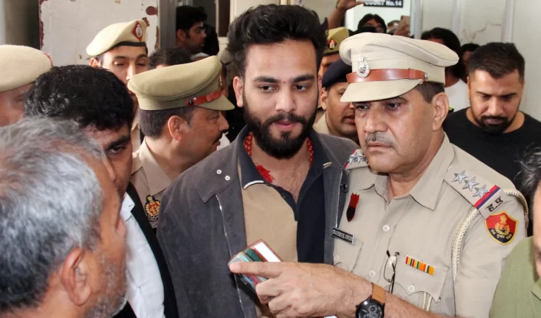 Elvish yadav , एल्विश यादव की मुसीबतें बढ़ीं, ED ने मनी लॉन्ड्रिंग का मामला दर्ज किया