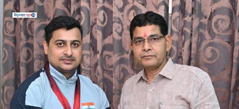 श्रीमंत झा ने पैरा आर्म रेसलिंग में विदेशों में लहराया परचम