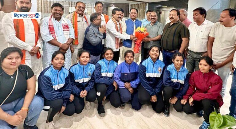 नई दिल्ली में छत्तीसगढ़ जूनियर पावर लिफ्टर्स से मुख्यमंत्री साय ने की मुलाकात