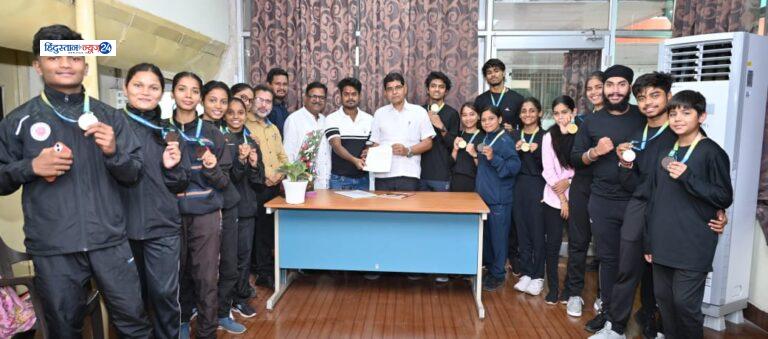 खेलमंत्री टंक राम वर्मा ने म्यूथाई खिलाड़ियों को दी शुभकामनाएं, राष्ट्रीय म्यू थाई चैंपियनशिप 2024 में मेडल जीतकर किया प्रदेश का नाम रौशन