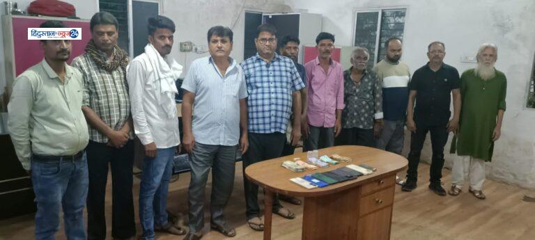 जुआ खेलते 11 जुआरी गिरफ्तार