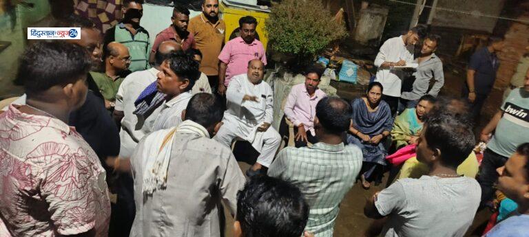बारिश के बूंदाबांदी के बीच विधायक पुरन्दर मिश्रा ने किया वार्ड भ्रमण