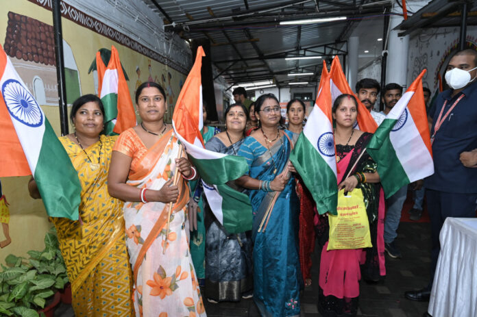 1723106270_1429feef405941385607