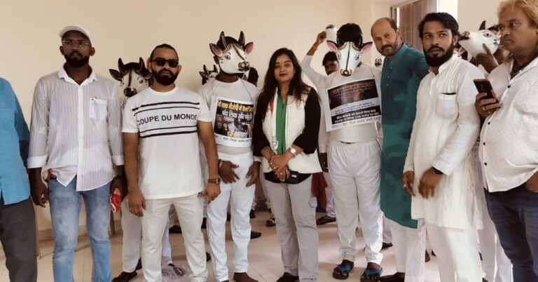 गौमाता की रक्षा के लिए कांग्रेस का गौ-सत्याग्रह, पूनम पांडे ने की बीजेपी सरकार की निंदा