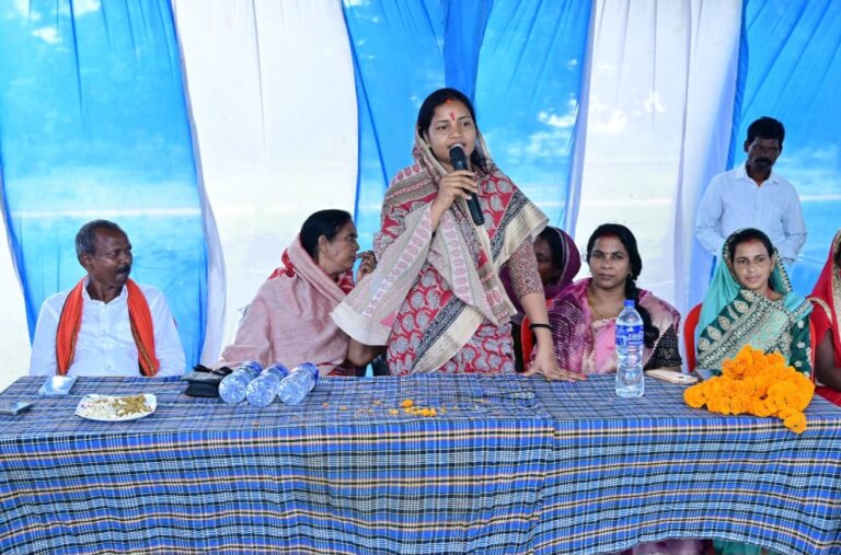 भाजपा से जुड़कर लोकतंत्र की शक्ति को बढ़ाने में अपना सहभागिता निभाएं :- मंत्री लक्ष्मी राजवाड़े