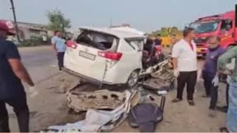 Road Accident , भीषण सड़क हादसा, तेज रफ्तार कार ट्रक में घुसी, 7 की मौत