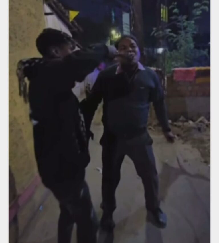 रायपुर : निगरानीशुदा बदमाश के जन्मदिन में पुलिस कांस्टेबल ने खाया केक, वीडियो वायरल होने पर मचा हड़कंप