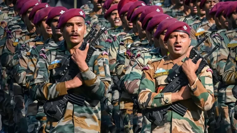 Indian Army में बिना लिखित परीक्षा नौकरी पाने का मौका, बस चाहिए है ये योग्यता, 250000 पाएं सैलरी