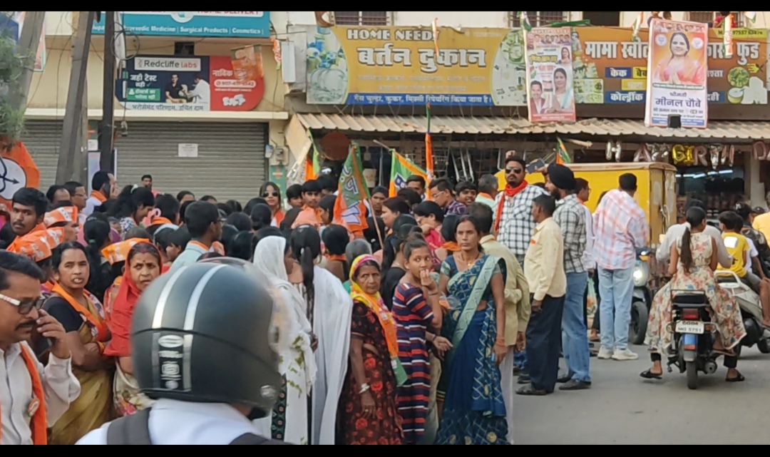 Breaking : रायपुर नगर निगम चुनाव: आचार संहिता के बावजूद बीजेपी प्रत्याशी सोनू ममता तिवारी ने निकाली बैंड-बाजे के साथ रैली