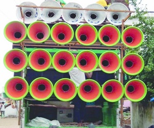 CG NEWS: डीजे की तेज आवाज से गिरा घर का छज्जा, 4 मासूम समेत 5 घायल…