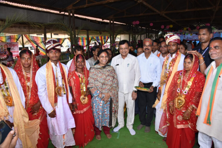 मुख्यमंत्री कन्या विवाह योजना: 48 जोड़े बने जीवनसाथी