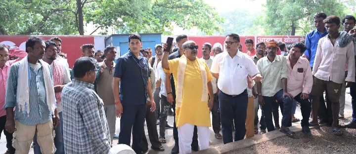 मदर टैरेसा वॉर्ड में निरीक्षण अभियान विधायक पुरंदर मिश्रा ने दिए शेड निर्माण और नाली सुधार के निर्देश