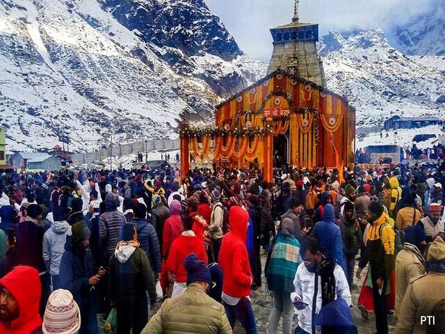 केदारनाथ धाम के कपाट खुले, ‘हर-हर महादेव’ के जयकारों से गूंजा मंदिर परिसर