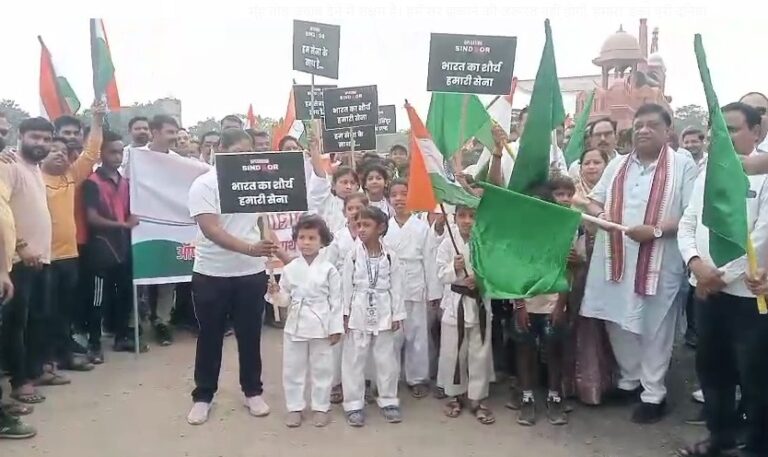 जांजगीर-चांपा में तिरंगा यात्रा: जनसमूह की उमड़ी भीड़, देशभक्ति का अनूठा संदेश