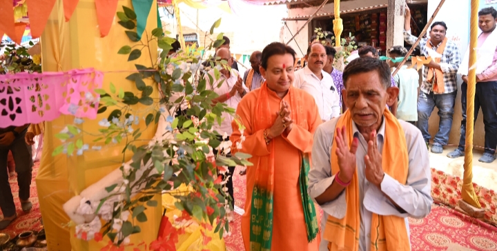 हरे राम-हरे कृष्ण के दिव्य गूंज के बीच विधायक डॉ संपत अग्रवाल ने की प्रार्थना, समाज में सकारात्मकता का संचार