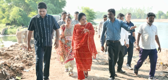 महापौर मीनल चौबे, आयुक्त श्री विश्वदीप ने पार्षदों, अधिकारियों सहित बारिश पूर्व नालो की सफाई का प्रत्यक्ष निरीक्षण अनेक स्थानो पर किया