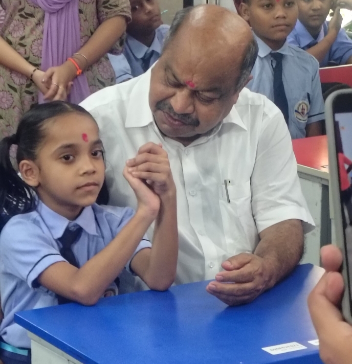 “शिक्षा आपका अधिकार है” – विधायक पुरंदर मिश्रा का भावपूर्ण संबोधन