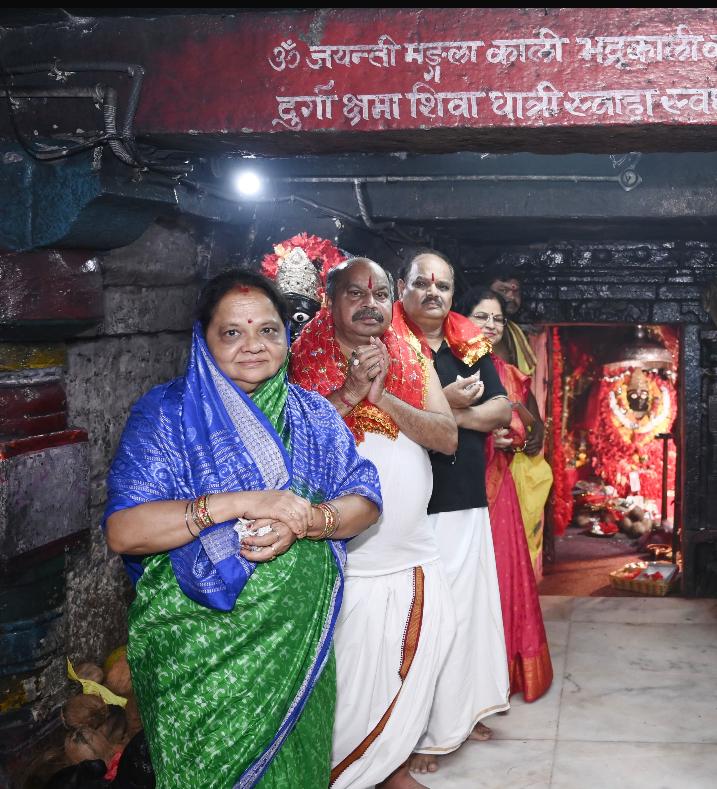 उत्तर विधायक पुरंदर मिश्रा ने दंतेवाड़ा में माँ दंतेश्वरी के किए दर्शन, क्षेत्रवासियों की सुख-समृद्धि की कामना की