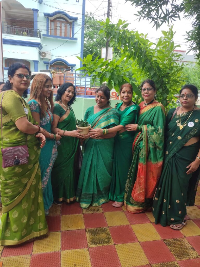 ग्रीन डे पर सृष्टि स्पेशल फाउंडेशन स्कूल में बच्चों ने लगाए अपने नाम से पौधे, हुआ रंगारंग कार्यक्रम