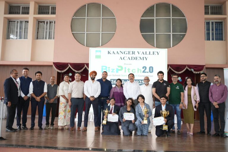 बिजपिच 2.0: स्कूल छात्रों ने दिखाया स्टार्टअप का जज़्बा, यंग इंडियंस रायपुर और कांगेर वैली एकेडमी का सफल आयोजन