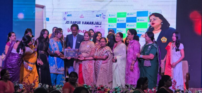 स्ट्रांग वूमेन्स पावर क्लब को JCI रायपुर वामंजलि द्वारा सम्मानित किया गया