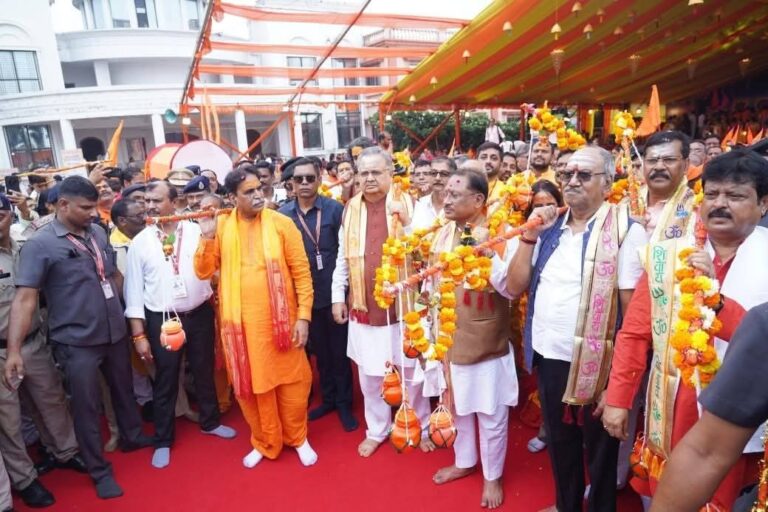 कावड़ यात्रा में दिखा राजधानी वासियों का उत्साह शिव भक्तिमय हुआ रायपुर