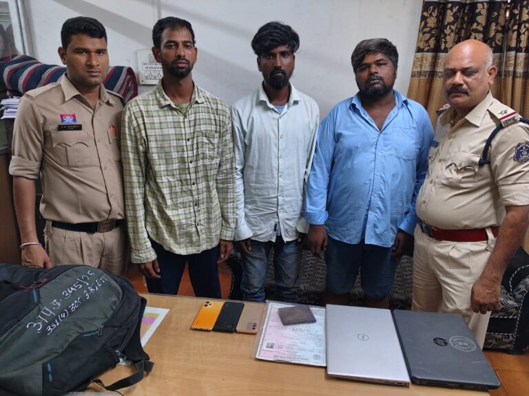 रायपुर क्राइम न्यूज़  :  बॉयज़ हॉस्टल से लैपटॉप और मोबाइल चोरी करने वाले तीन आरोपी गिरफ्तार, 1.5 लाख का सामान बरामद